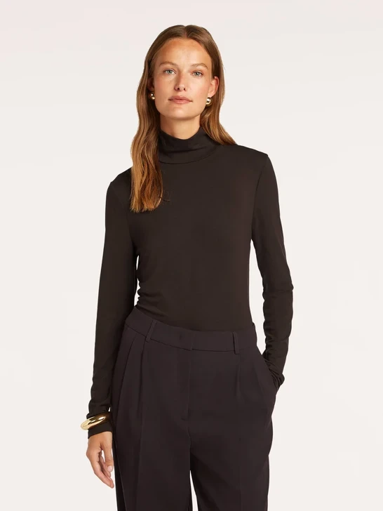 BEAUMONT Women's Leo Turtleneck, Plum, Lightweight