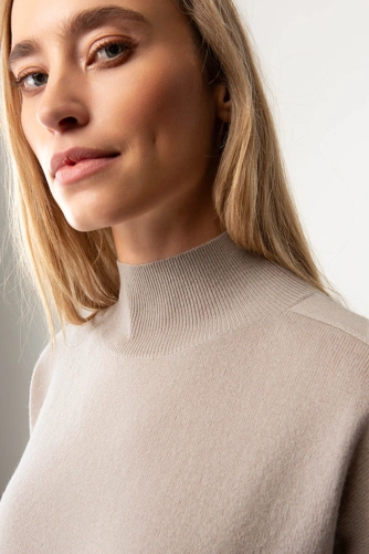 CATNOIR Women's Light Gray Turtleneck Made from a Wool and Cashmere Blend (5)