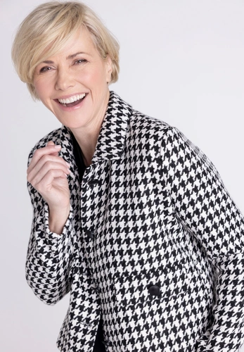 FRANK WALDER Women's Short Jacket, Black-and-White Pepito Pattern (1)