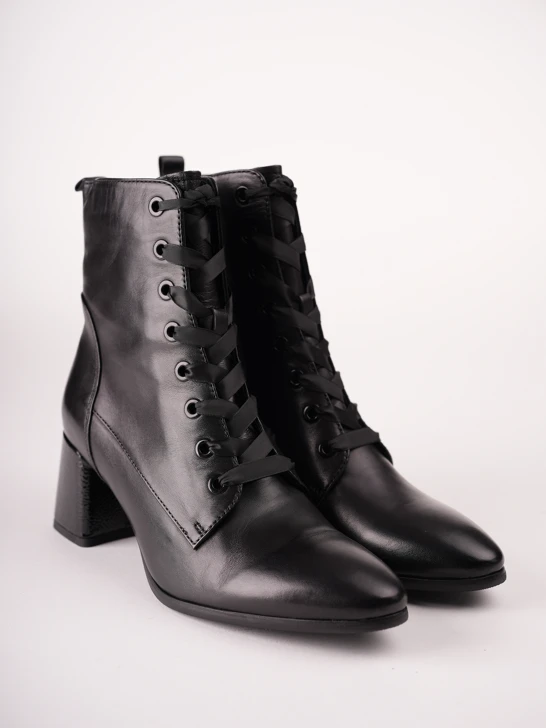 REGARDE le CIEL Women's Black Leather Ankle Boots