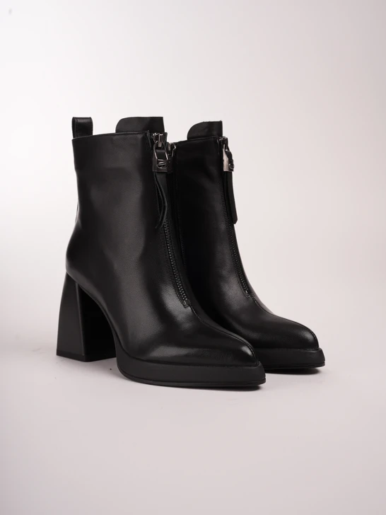 EPICA women's ankle black