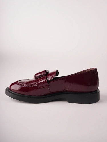 WONDERS Women's Burgundy Patent Leather Moccasins (3)