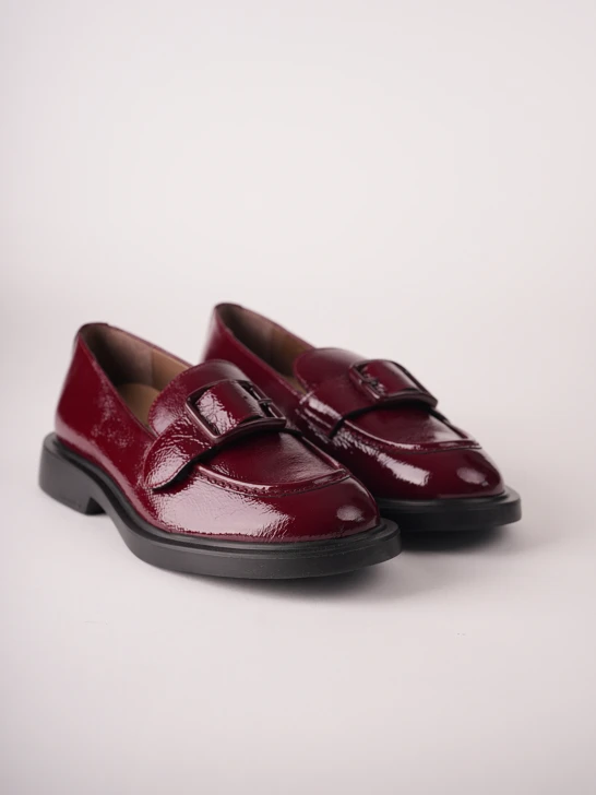 WONDERS Women's Burgundy Patent Leather Moccasins