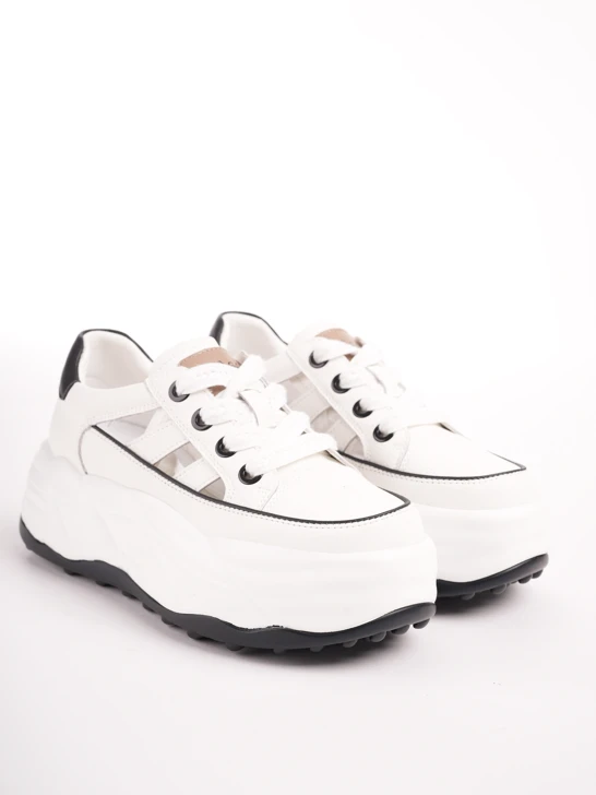 PASS women's sneakers white with contrasting sole