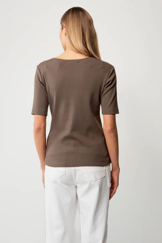 CATNOIR Women's Ribbed T-Shirt in Taupe (2)