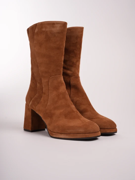 REGARDE LE CIEL women's suede boots brown