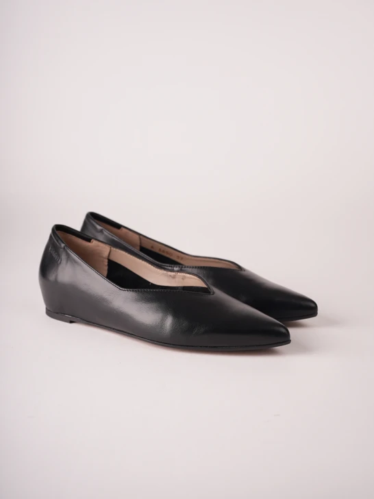 WONDERS Women's Black Ballet Flats